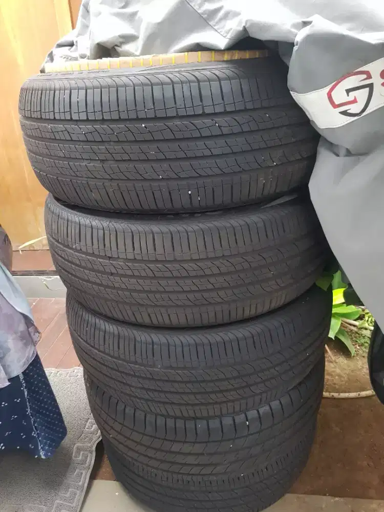Ban mobil bekas GITI 235/55R18