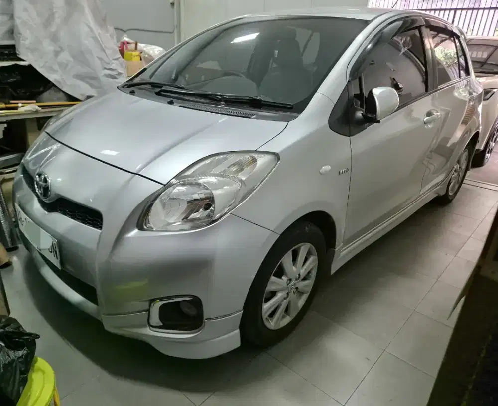 yaris E metic 2012 km 35 rban AB tgn1 Super istimewa