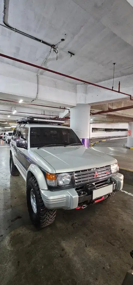 Mitsubishi Pajero 1993 Bensin