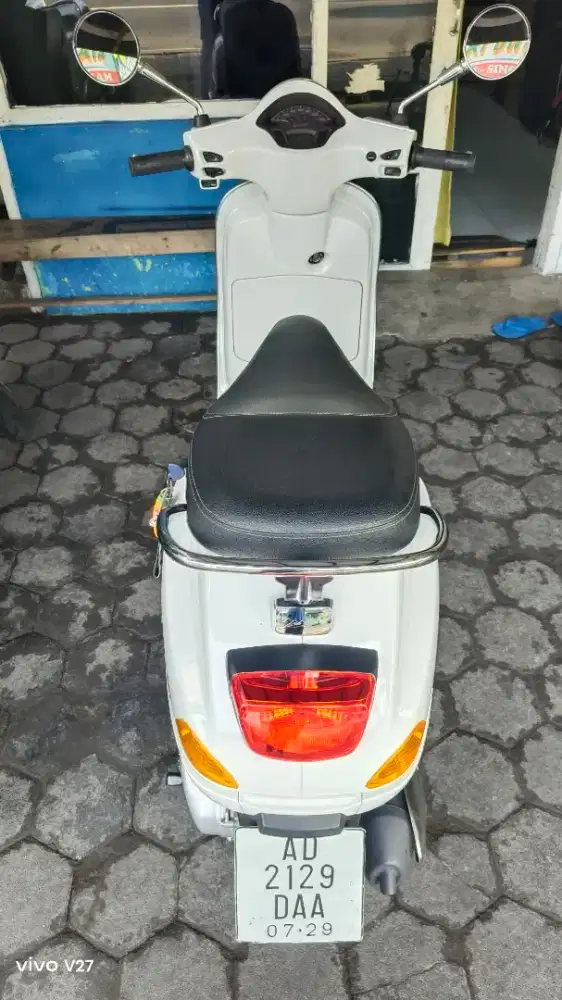 Vespa LX 125 Iget tahun 2024