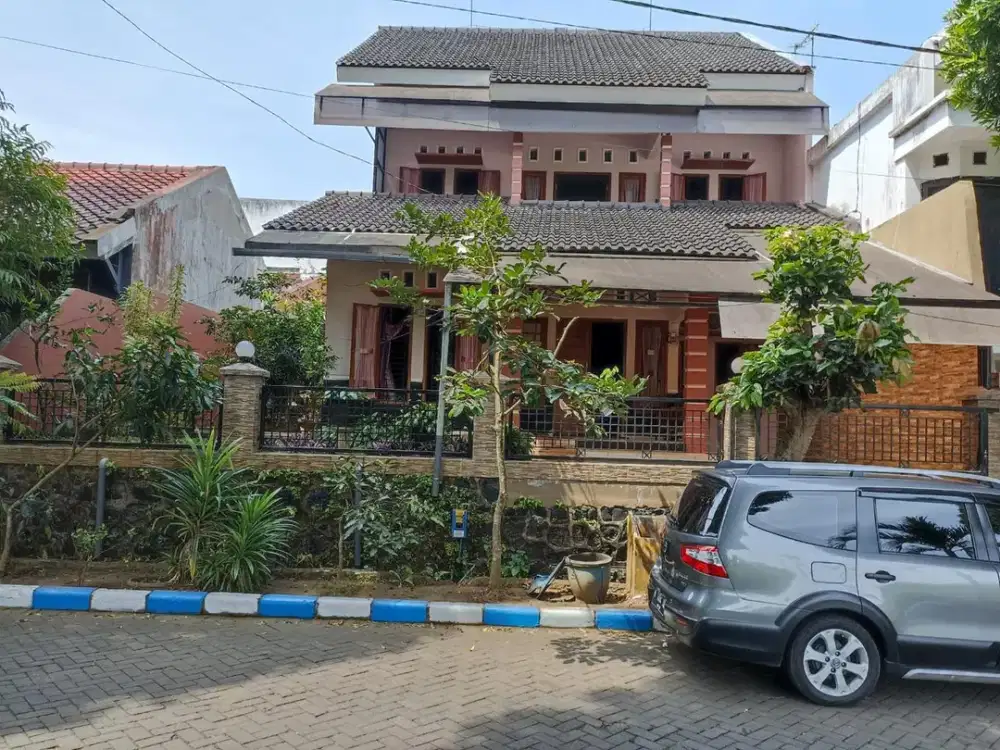 Rumah Besar Terawat di Puncak Buring Malang Siap Huni Dekat Tol