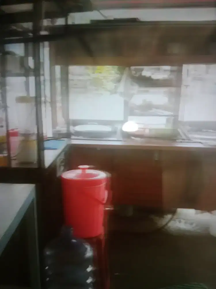 Rombong bakso dan perlengkapan lain nya spt meja kursi dan lain lain