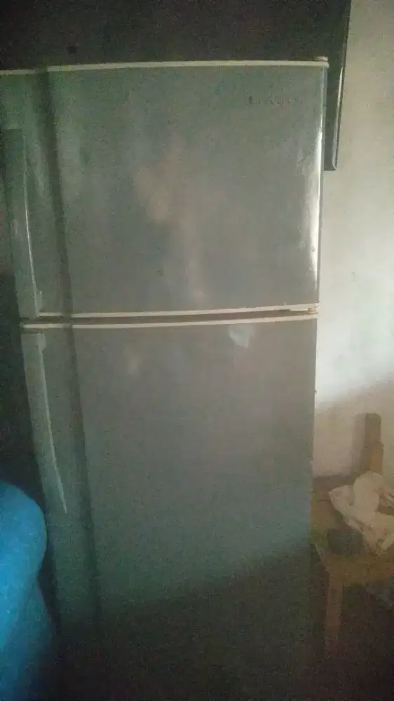 Jual kulkas pintu 2,msih normar beku dingin