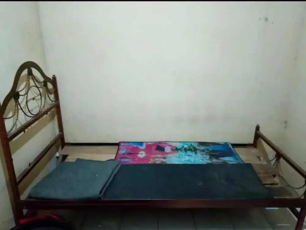 ranjang besi padat uk 120 x 90
