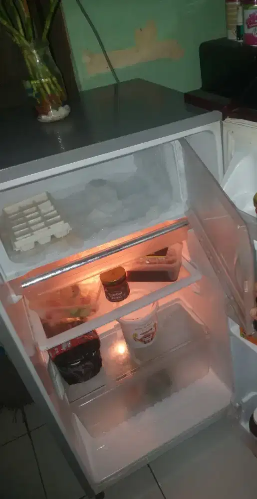 Kulkas politron belleza sgt dngin beku normal lengkap free ongkir dkt