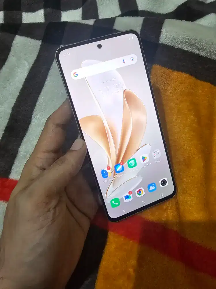 Vivo V29e 5G gold 8/256 fulset ori bawaan mulus bs tt