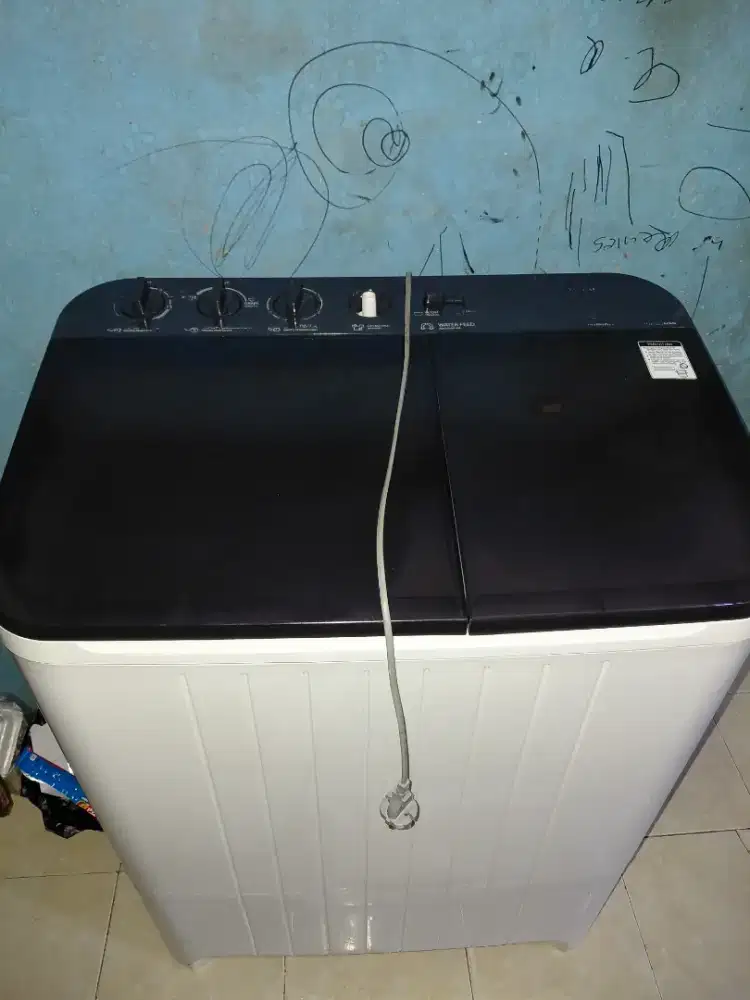 Mesin cuci toshiba 8.5 kilo kondisi normal dan baik kencang 100%