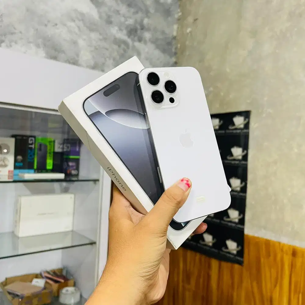 Iphone 16 Pro Max 256gb iBox like new garansi panjang. TT juga bisa