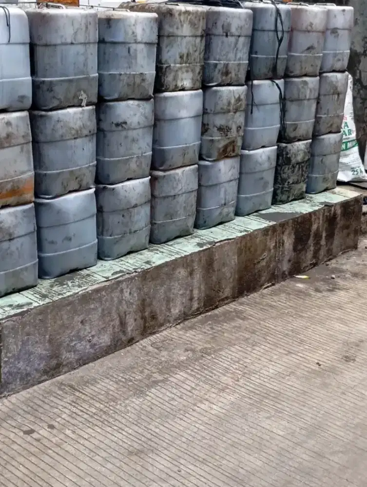 Untuk lestoran a untuk minyak goreng bekas nya saya siap beli