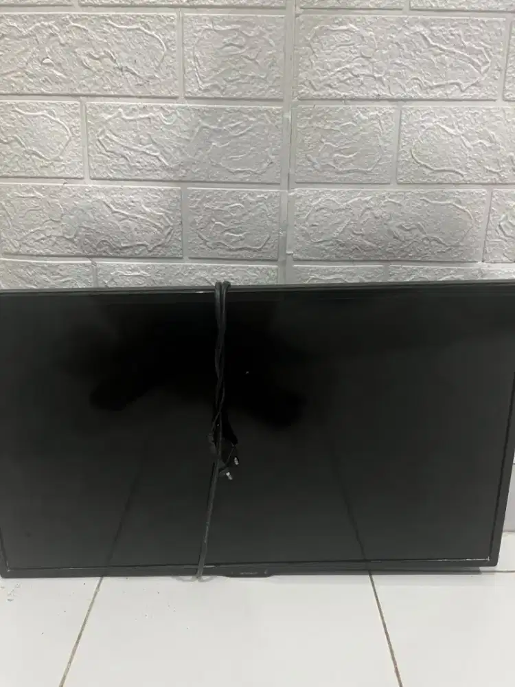 TV Sharp 24inc bukan smart/android