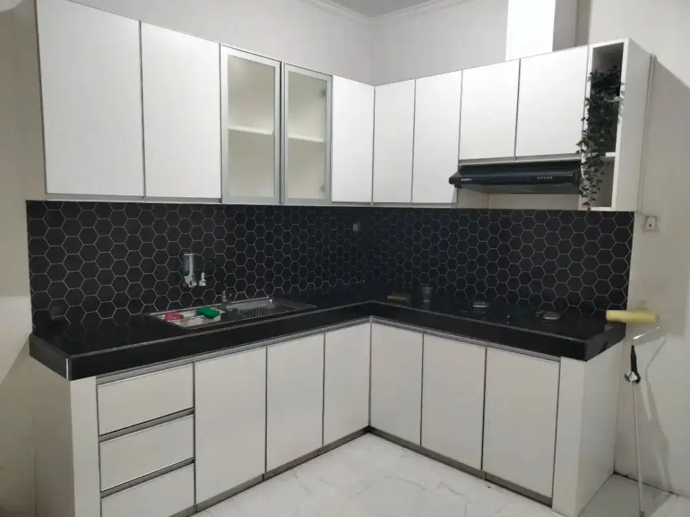 Tukang harian dan borongan