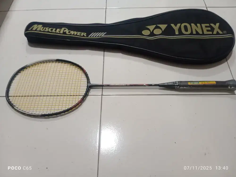 Jual 3 raket Badminton masih bagus