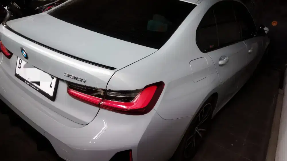 BMW 330i sport 2024 sunroof