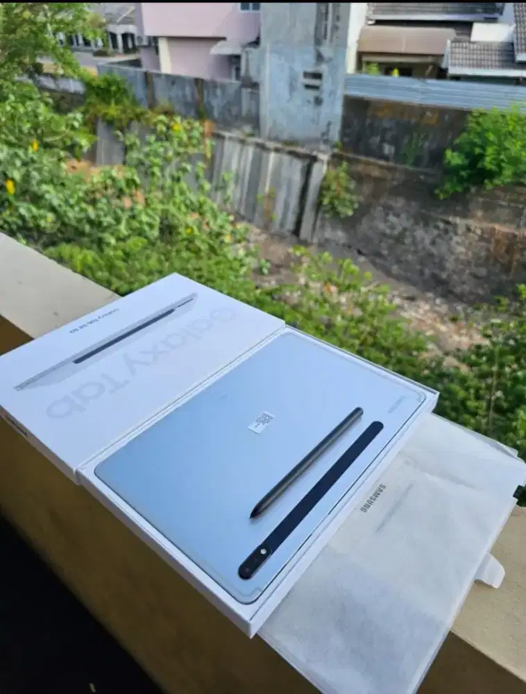 Samsung Galaxy Tab S8 5g 8/128 Kondisi Seperti Baru