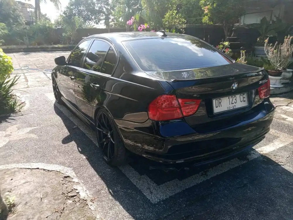 BMW 320i E90 th 2009