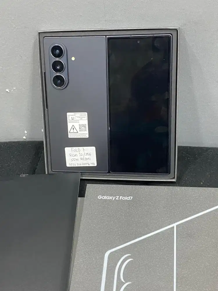 samsung Z fold 7 ram 12/256gb fullset