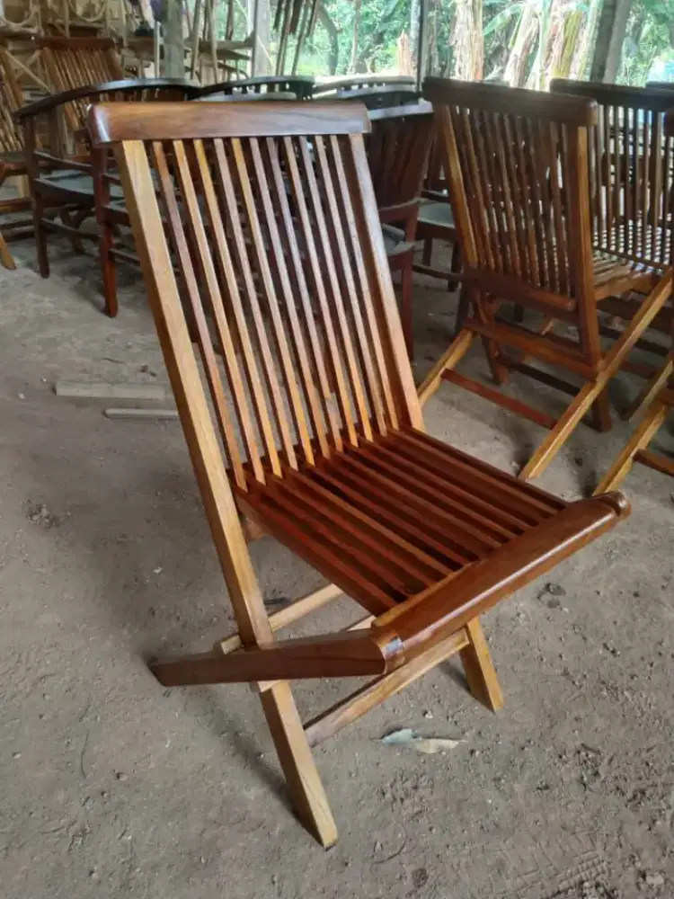 Kursi lipat kayu jati