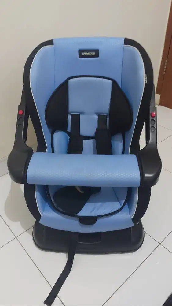 Carseat baby does CH 8701