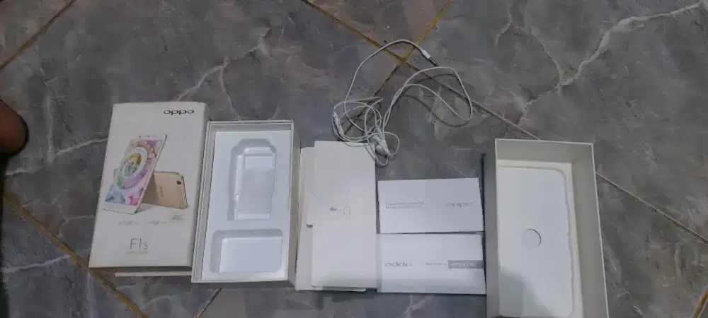Dus bekas oppo f1s ram 4/64
