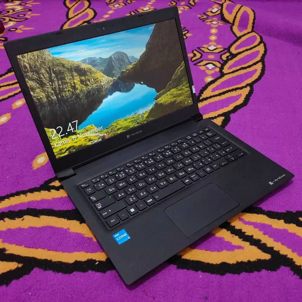 Laptop second Core i3 gen 11 like new