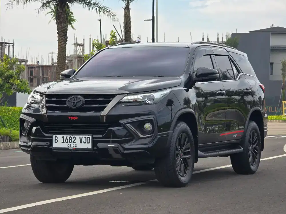 Toyota Fortuner 2.4 VRZ TRD 4x2 AT 2020 Hitam Metalik