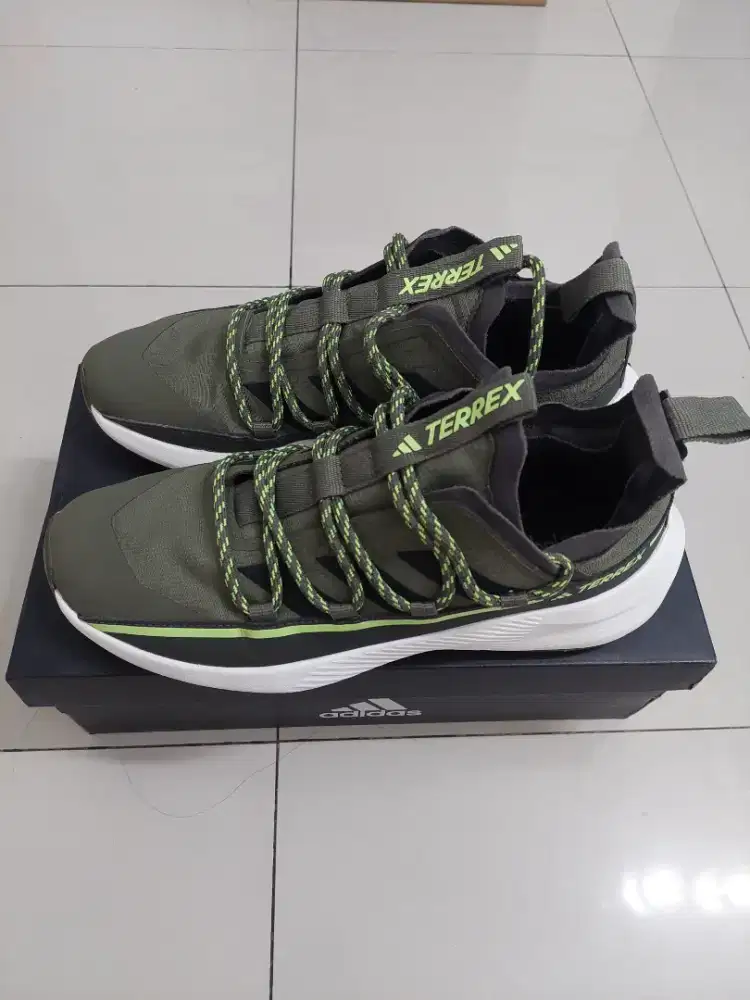 Sepatu hiking Adidas Terrex Hike Lacer size 42 Original