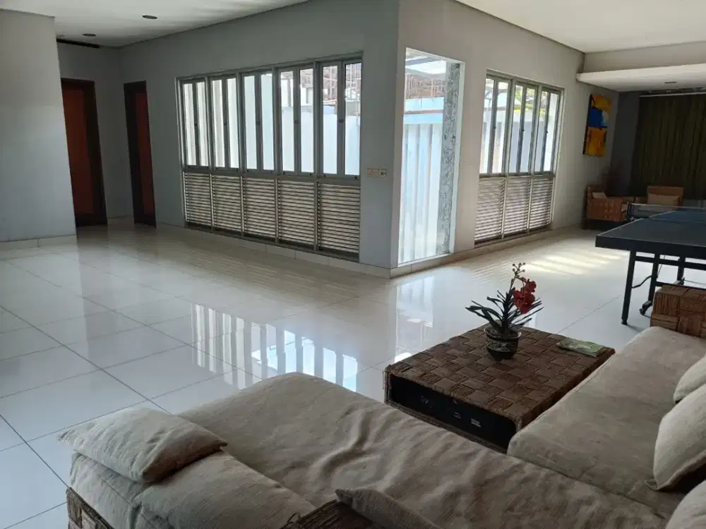 Rumah Luas Asri View Danau di Tatar Ratnasasih