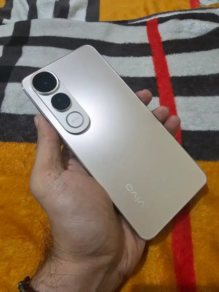 Vivo V50 lite 8/256 grnsi pnjng mulus bs tt