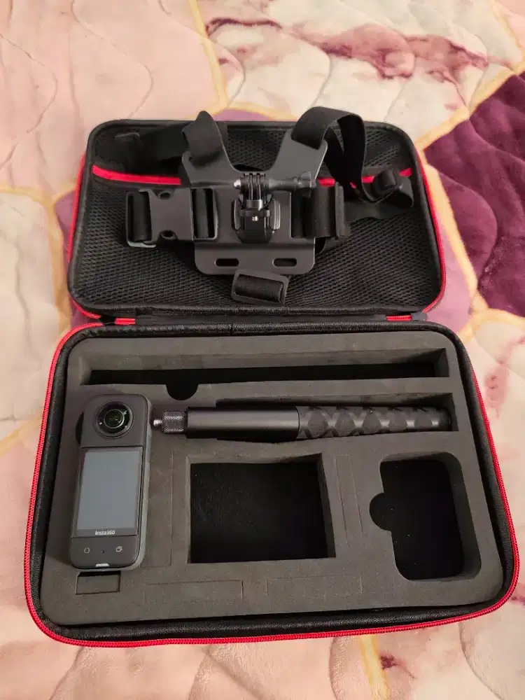 Kamera Insta 360 X3 dan aksesoris