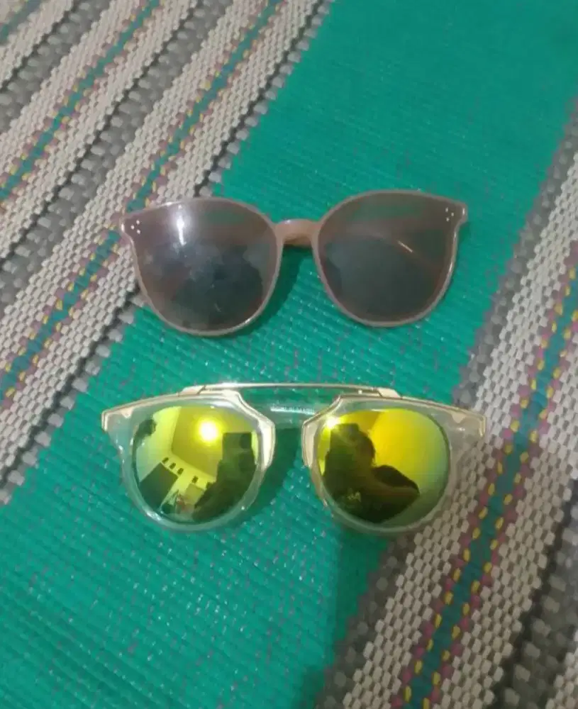 Dijual 2 Kacamata Cewek Second