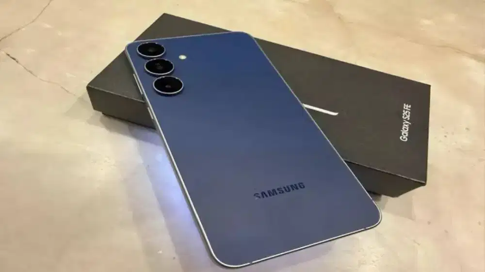 Samsung S25 FE 256 GB Free Buds Core. FREE UPGRADE