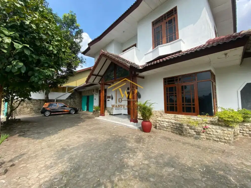 RUMAH HOMESTAY LUAS TANAH 1850 M2, AKSES MUDAH 500 METER DARI RINGROAD UTARA