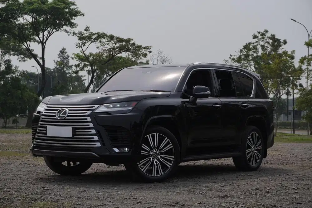 Bunga 0% Lexus LX600 4x4 3.5T V6 2022 Hitam Best Buy