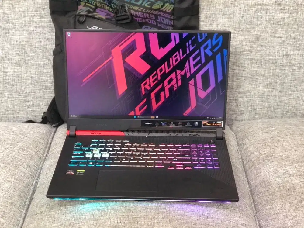 Asus ROG G713QM Ryzen 9 5900Hx RTX 3060 RAM 32 gb SSD 1 TB LikeNew