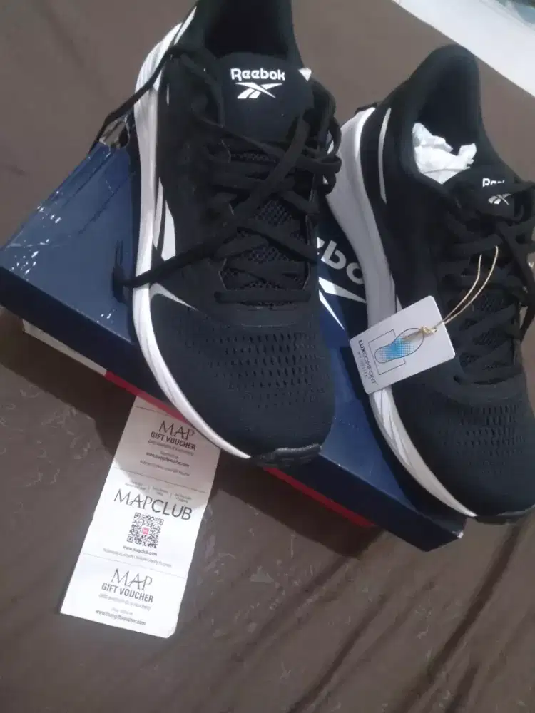 sepatu reebok energen tech new