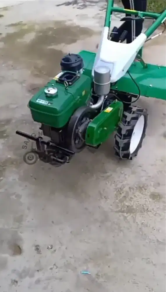 Traktor  bajak mini tangan