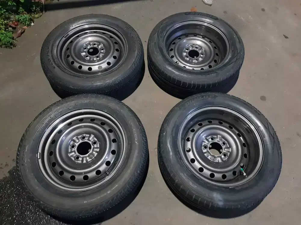 Jual velg mobil masih sangat bagus