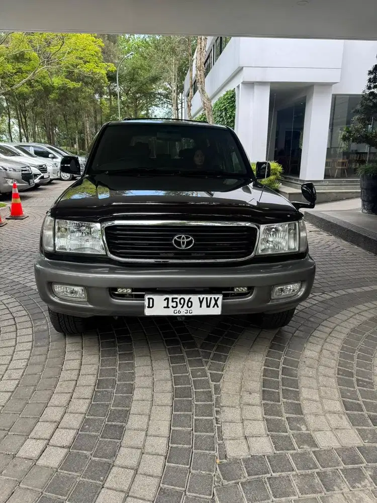 LANDCRUISER VX 100 SAHARA 2002 HITAM MULUS SIAP PAKAI