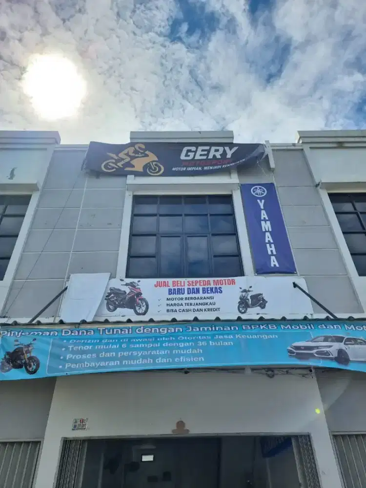 Lowongan kerja dicari helper/OB u showroom motor