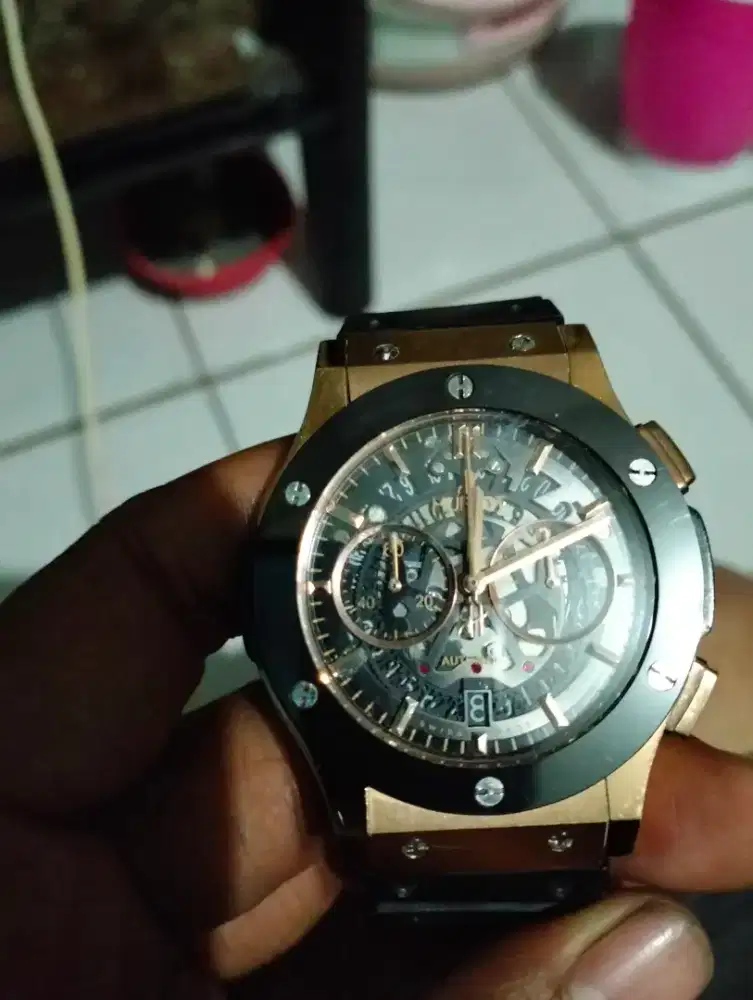 Jam tangan Hublot