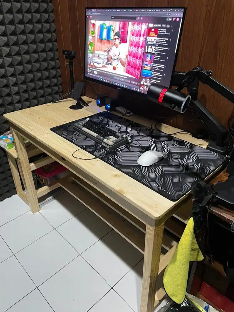 MEJA KOMPUTER COMPUTER PINUS JATI BELANDA