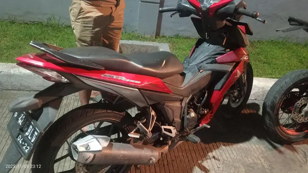 Jual supra GTR 150cc lengkap harga terjangkau siapa cepat dia dapat