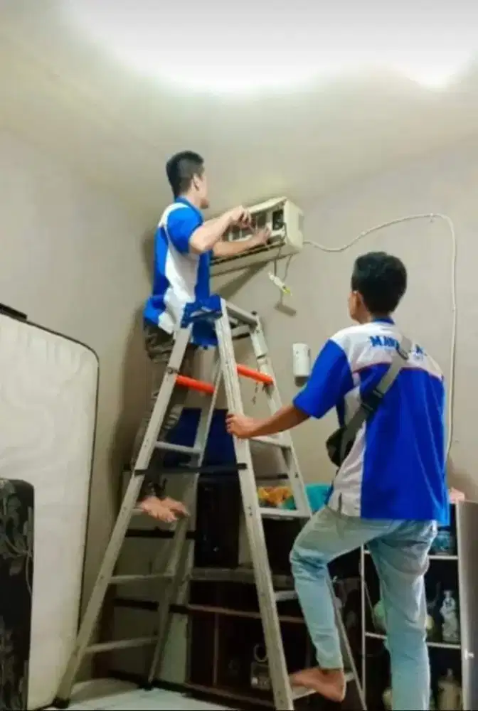 Service AC, bongkar pasang AC, kulkas, mesin cuci, pompa air.