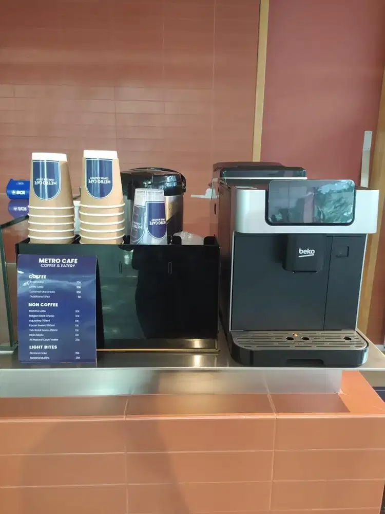 Kasir Kafe di tempat Padel