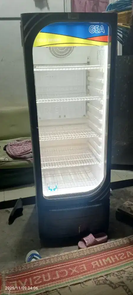 Kulkas kaca 4 rak dinginya nyes