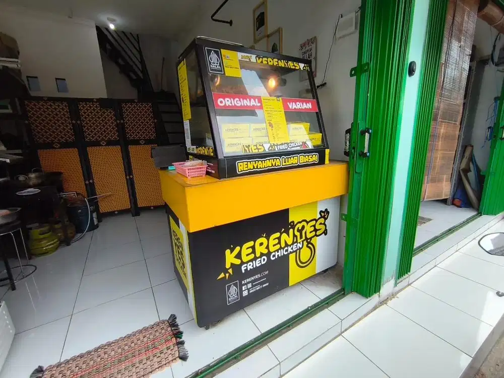 Set Jualan Kerenyes Fried Chicken + Freezer + Showcase