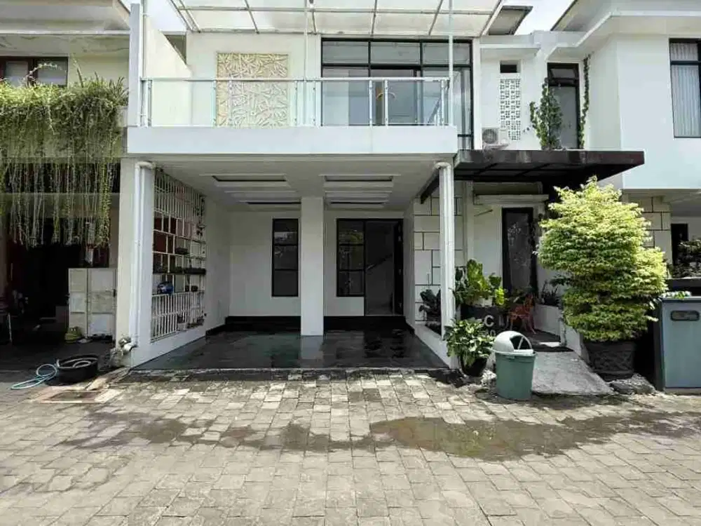 RUMAH MEWAH 2 LANTAI SEMI FURNISH DALAM PERUMAHAN ELITE DI JALAN WONOSARI