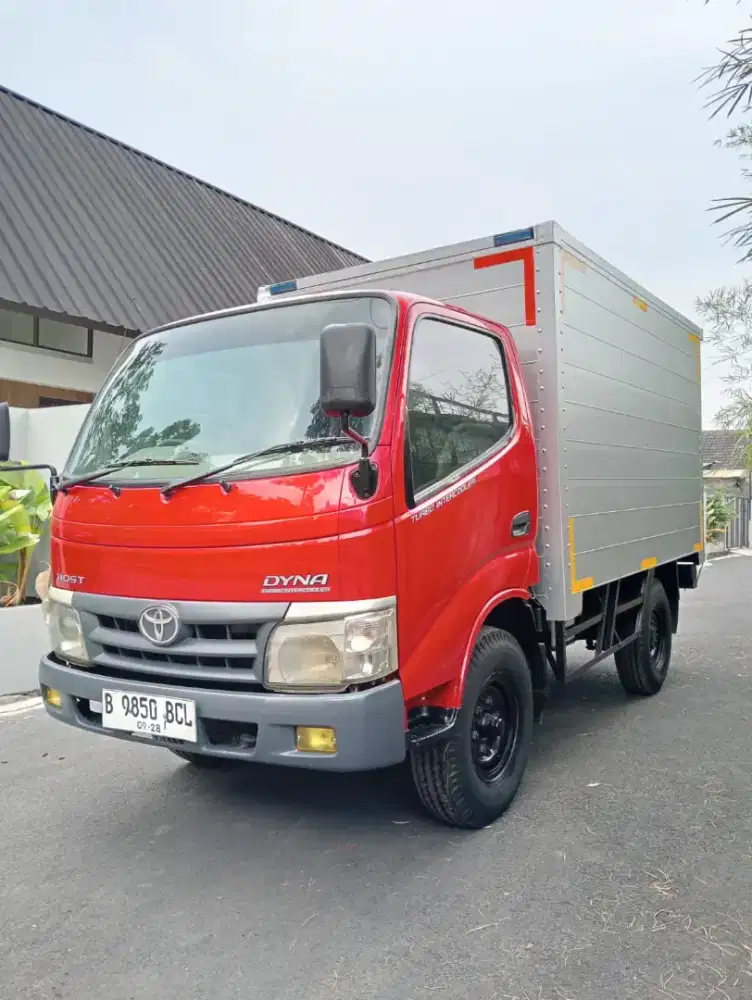GRENG !!! TOYOTA DYNA  SD 2013 ENGKEL BOX
