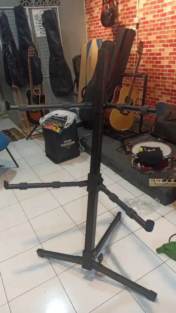 Stand Keyboard Tumpuk Dua