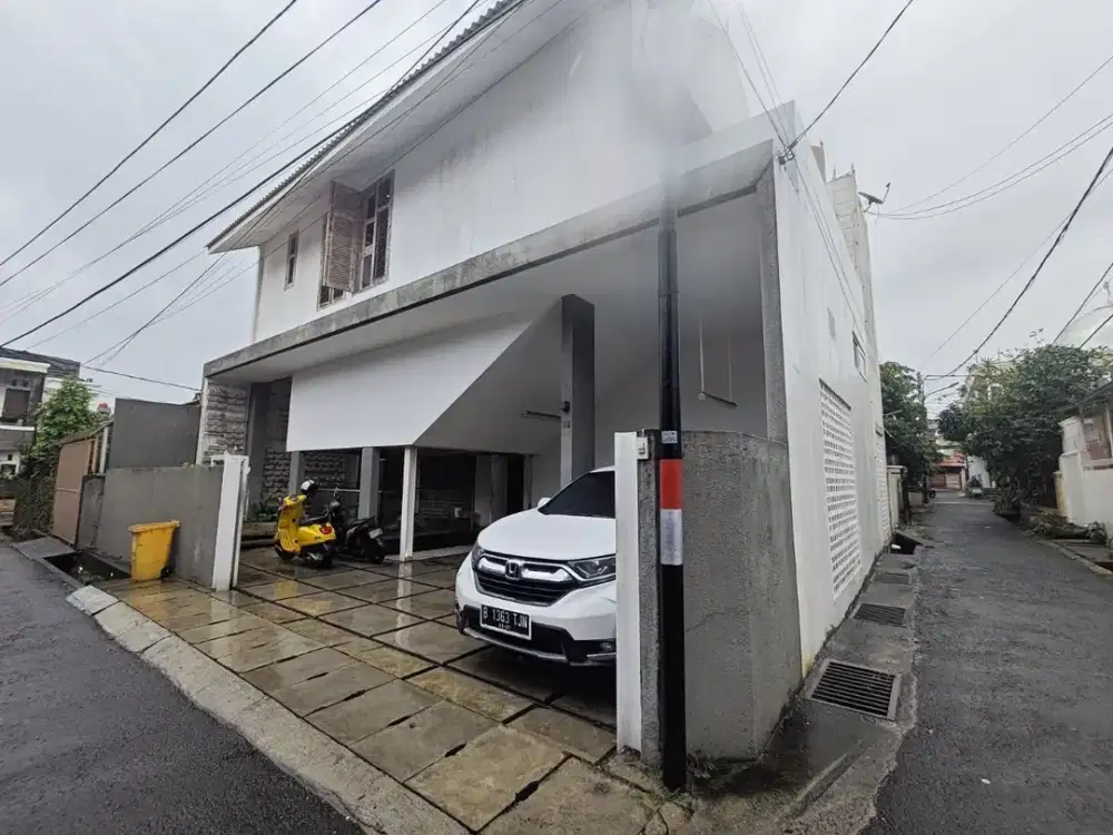 Dijual Rumah Pulomas Hoek Jakarta Timur 2 lantai Akses 1 Mobil Dekat Tol dan Pusat Bisnis